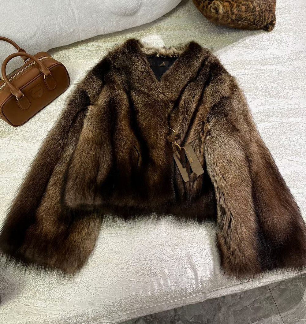 树82 秋冬新款女士气质复古琎口紫貂渔貂整貂保暖短款V领皮草外套,女装/女士精品,皮草,淘宝优惠券,粉丝福利购,淘宝优惠卷