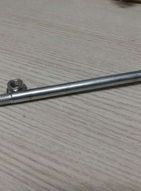 摩托车配件c70嘉陵幼兽，宗申幼兽前叉型幼兽专用前轮大轴车轮轴