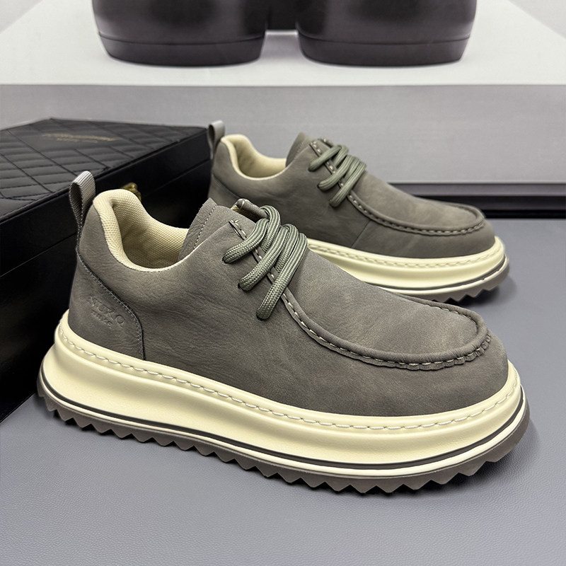 宽胖脚鞋子46码47码男鞋2025新款冬大码休闲皮鞋男冬季加厚工装鞋