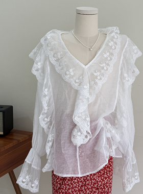 超仙~法式甜美蕾丝荷叶边套头白色透视V领长袖衬衫上衣女实拍