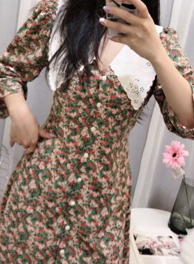 甜甜美美～新款韩国复古小碎花显瘦收腰翻领V领性感连衣裙短裙女