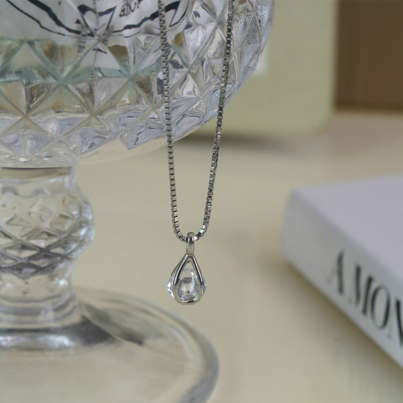 Moment 水滴单颗钻石吊坠纯银项链毛衣链颈链饰品银饰首饰配饰女