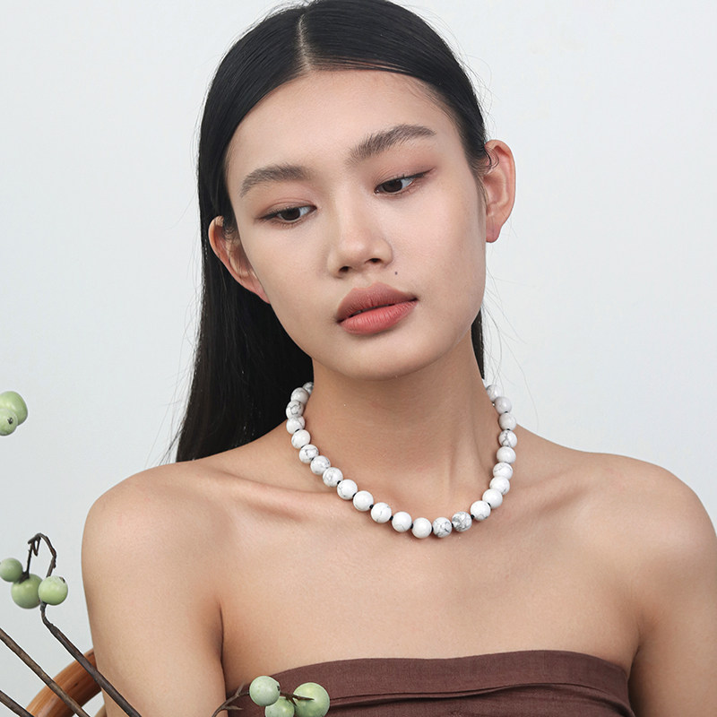 Moment 法式浪漫~天然白松石串珠项链颈链配饰毛衣链饰品夸张小众