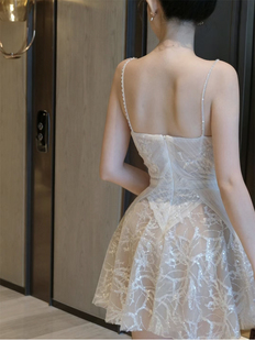 法式 新款 深V性感公主裙蕾丝闪闪露背吊带高腰连衣裙 2024夏季 新品