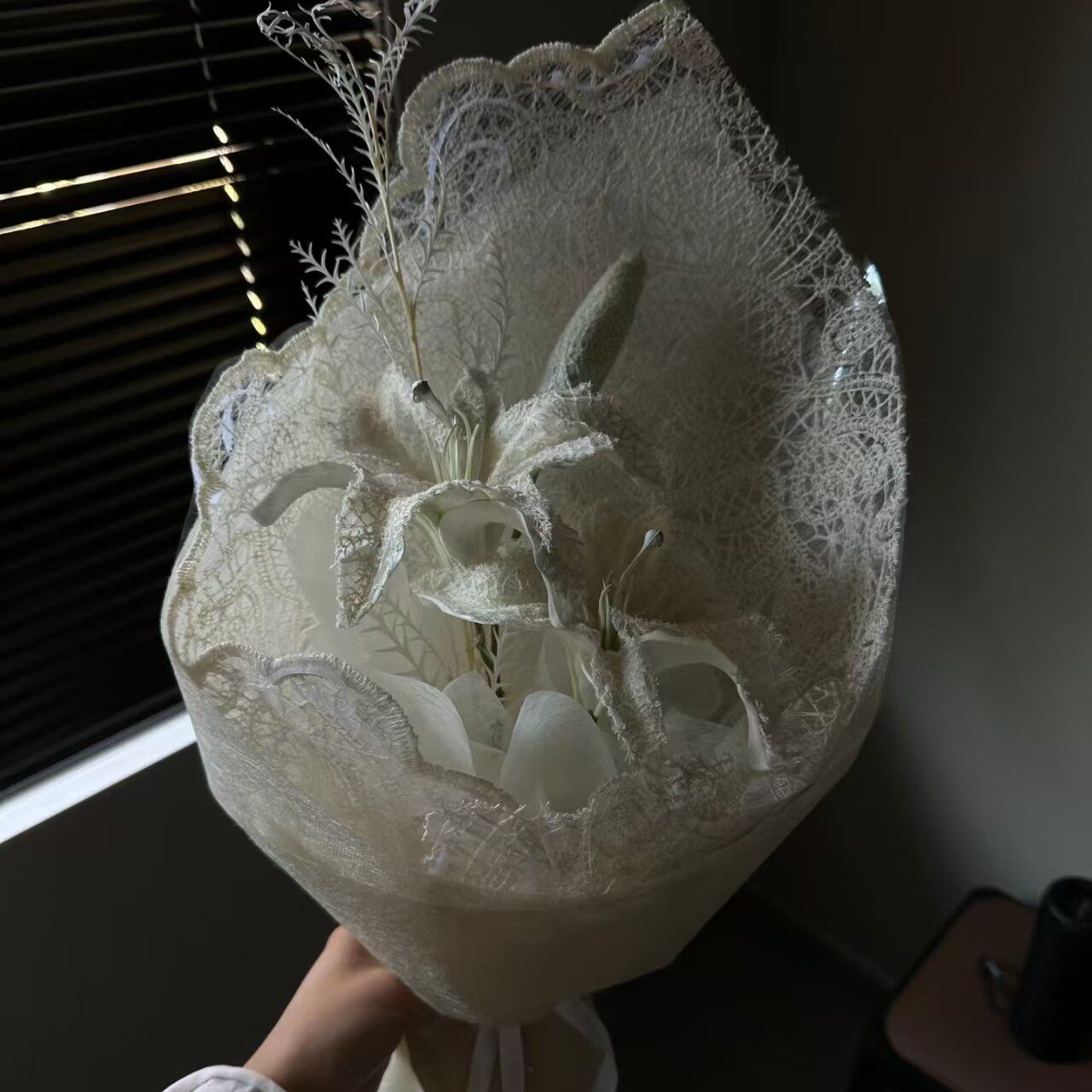 蕾丝百合鲜花鲜花北京鲜花同城速递配送杭州上海深圳广州苏州北京