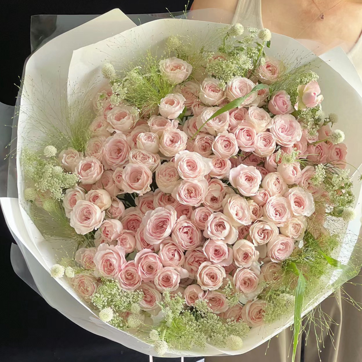 广东多巴胺超大花束玫瑰毕业鲜花速递同城广州东莞生日全国配送花