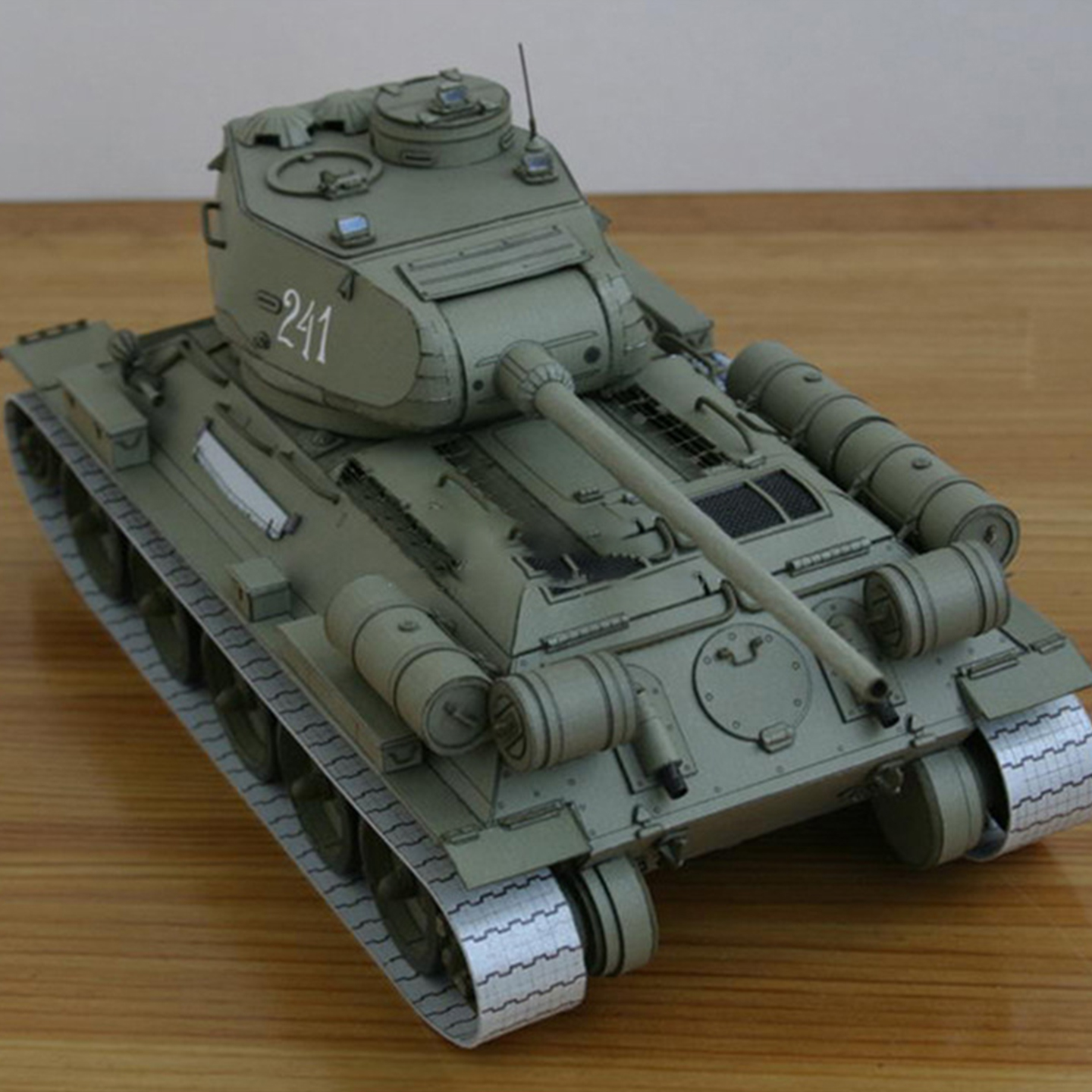 1比25苏联T-34中型坦克纸模型