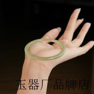 《美人镯》和田玉手镯女晴水细圆条青白玉石翡翠玉镯子少女叮当镯