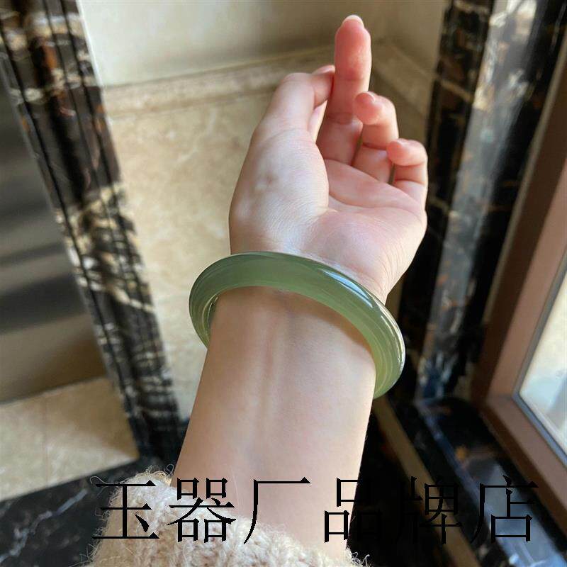 老坑和田玉晴水手镯女款湖水绿圆条阿富汗青白玉茶色少女玉镯精品