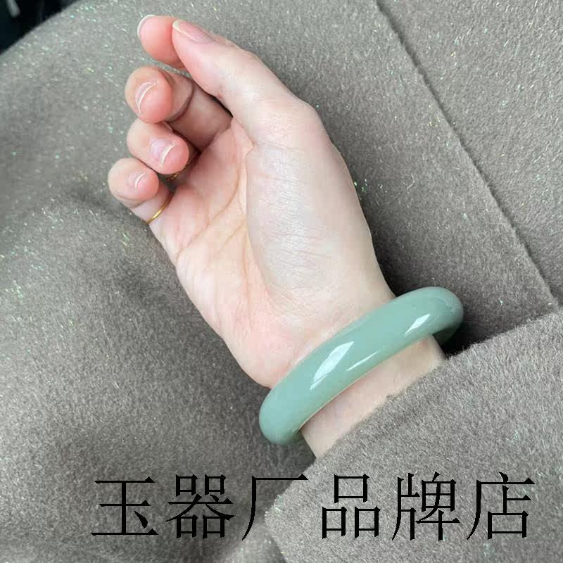 冰种青白玉手镯女款正圈宽版且末蓝湖水绿和田玉晴水镯子女生百搭