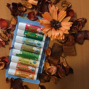 新品!美国Sierra Bees小蜜蜂润唇膏含维E8只装8味道孕妇儿童可用