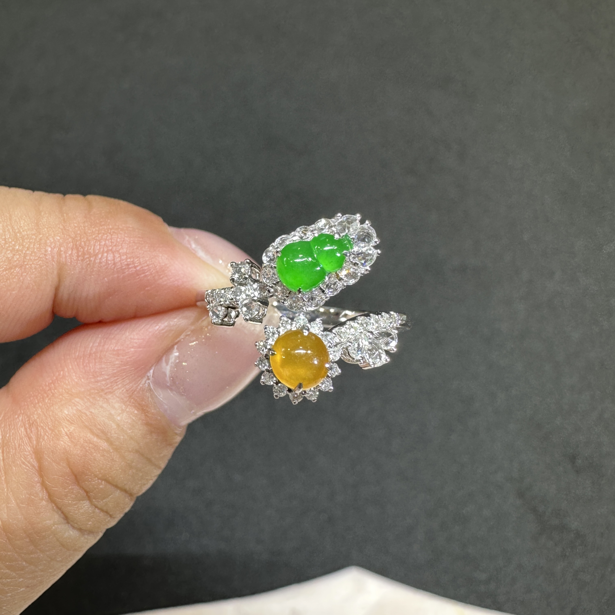 缅甸A货高冰种满绿正阳绿葫芦翡翠戒指18k金钻石起光黄翡蛋面女戒