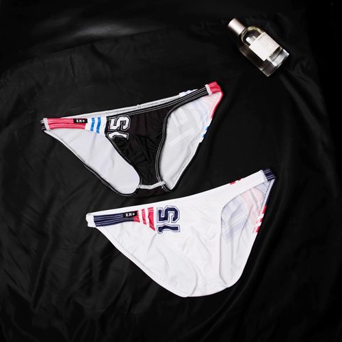 字母低腰吸汗牛奶丝比基尼三角裤