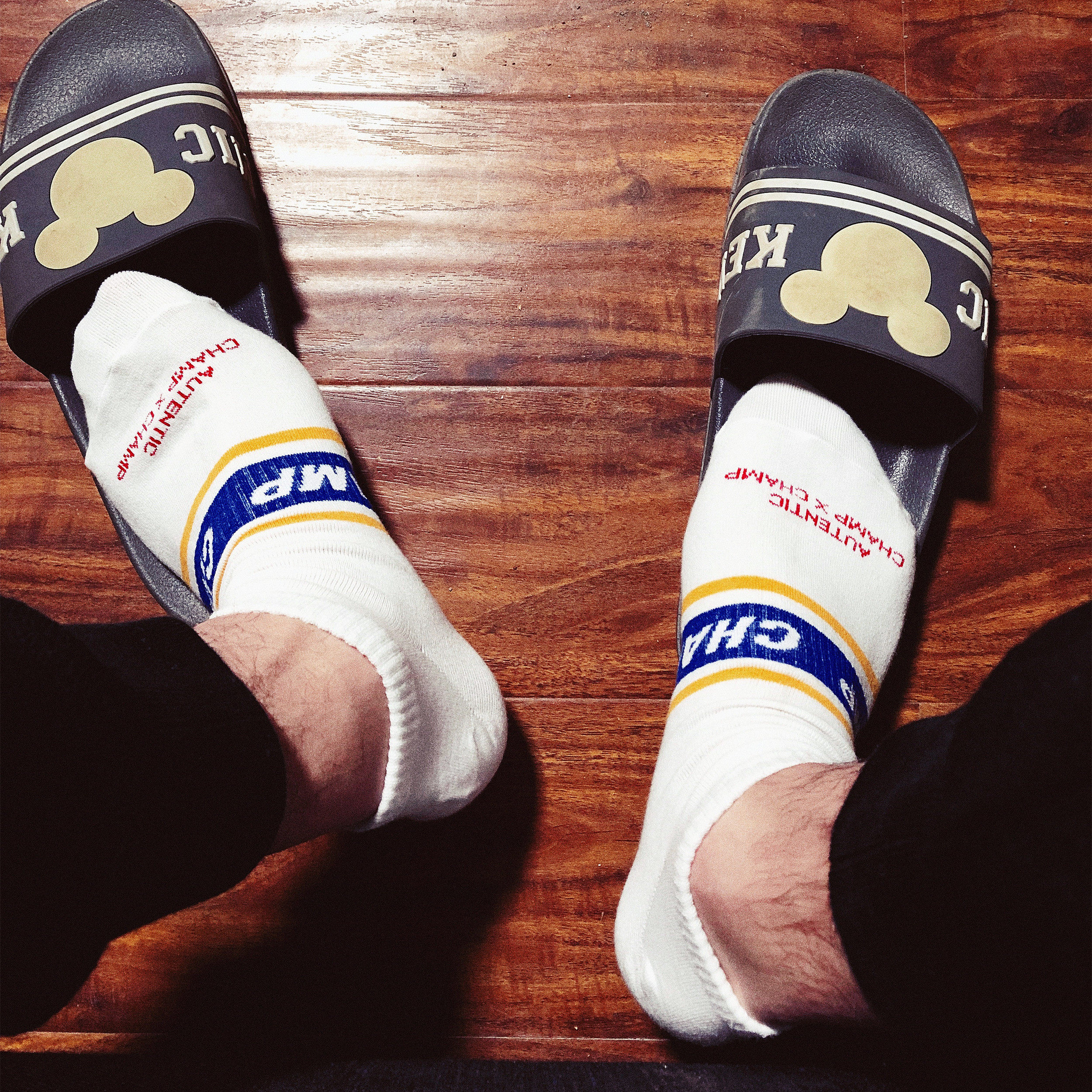 韩国袜子男士 正品进口棉袜字母运动跑步短袜 吸汗耐磨厂家直在类目 女士内衣/男士内衣/家居服, 短袜/打底袜/丝袜/美腿袜中 - 来自Buy2taobao.com提供专业的淘宝代购服务