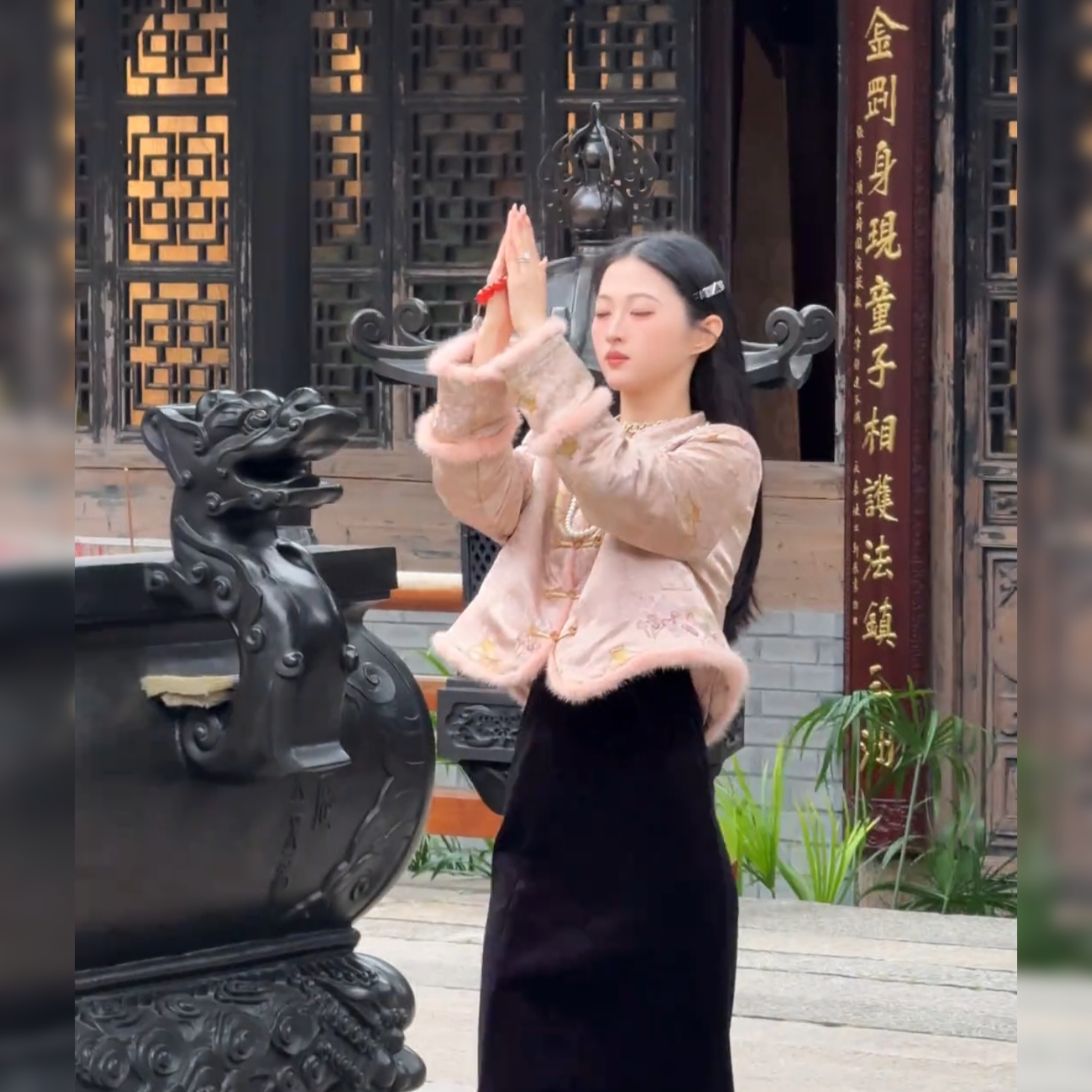 复古国风毛毛拼接棉服外套