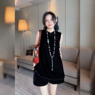 新中式国风丝绒套装女2025夏新气质立领盘扣无袖上衣短两件裤套