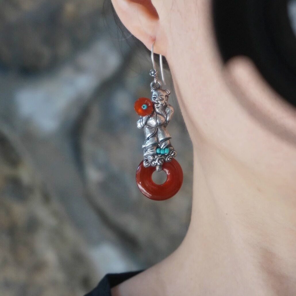 云起设计。清代人物老银老玛瑙平安扣米珠手工民族国风原创银耳环