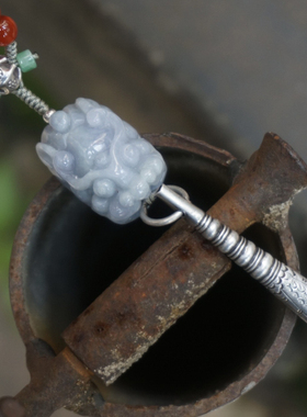 云起设计。神龙护佑。老银磨牙棒雕花龙头紫罗兰翡翠红玛瑙项链