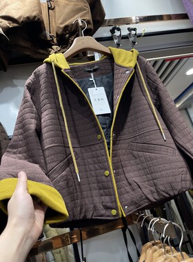 时尚妈妈装撞色连帽外套