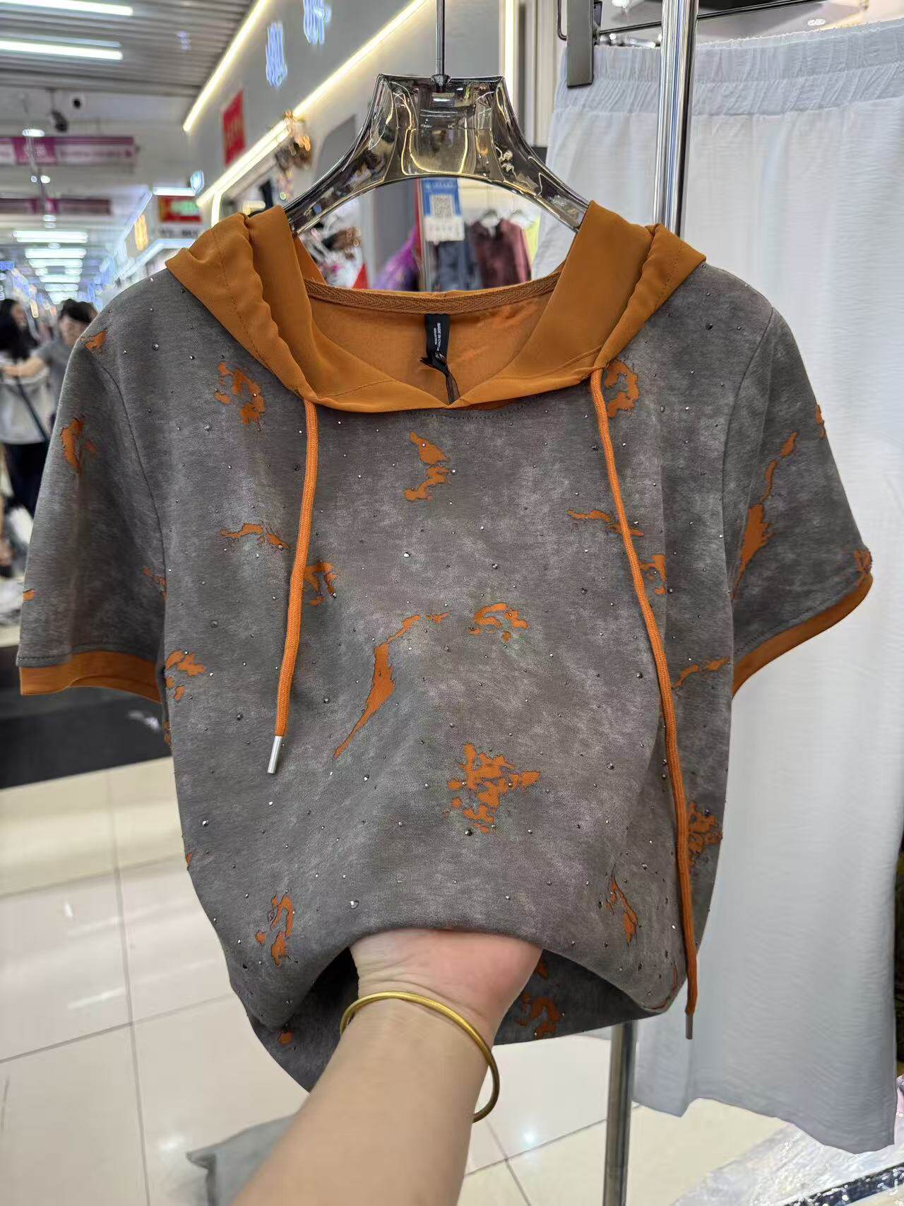 夏季薄款连帽印花妈妈装短袖上衣宽松显瘦遮肚帽衫休闲烫钻卫衣