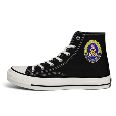 克罗地亚透气高帮帆布鞋