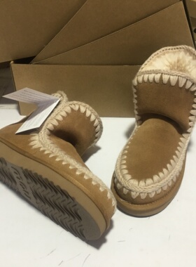 MOU雪地靴2025新款短靴女士雪地靴栗色羊皮毛一体材质毛线编织