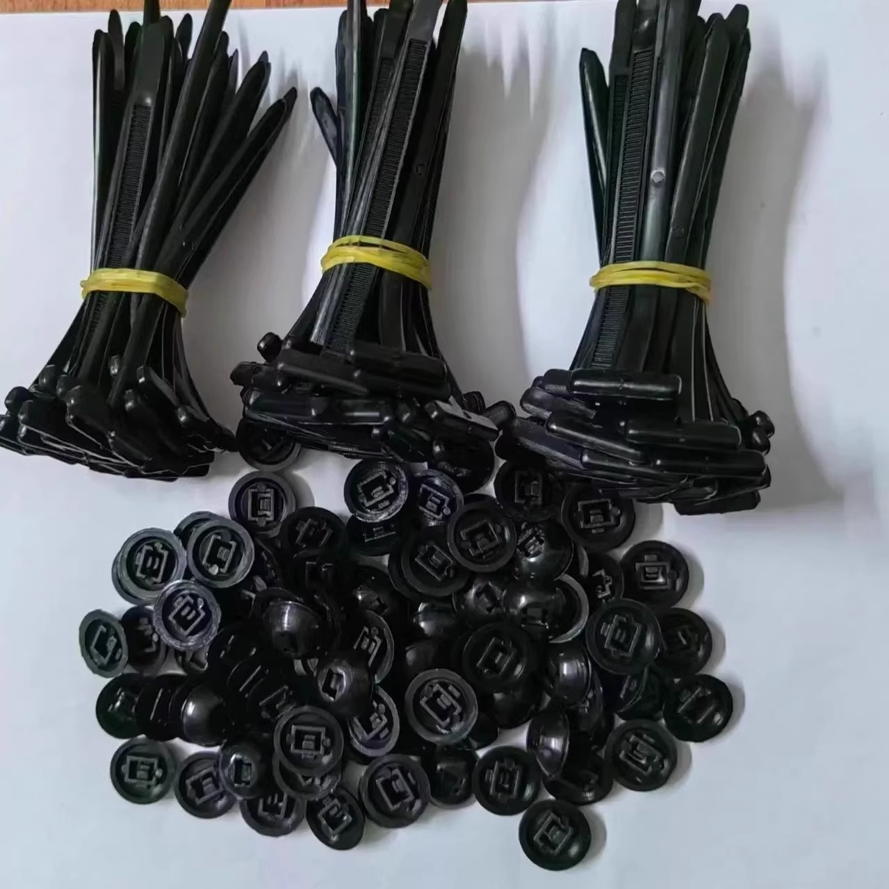 多功能扎带穿芯钉塑料卡扣插销式汽车电动车束线捆扎实用工具
