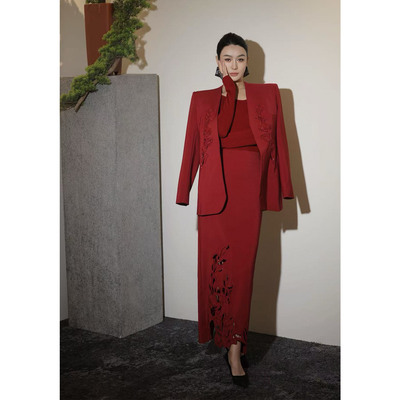 轻奢优雅风重工绣花西装半裙套装