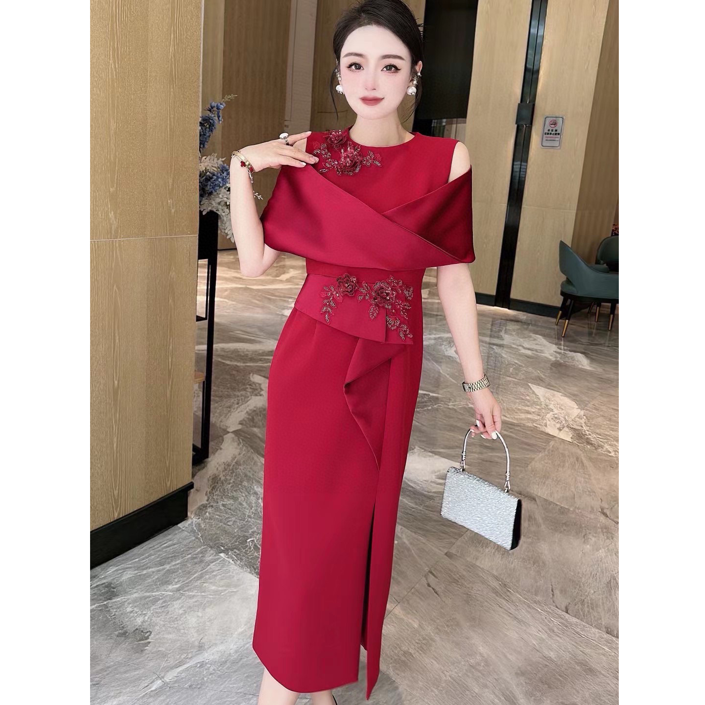 高档设计感披肩拼接刺绣订珠立体花朵礼服女修身喜妈妈宴会连衣裙