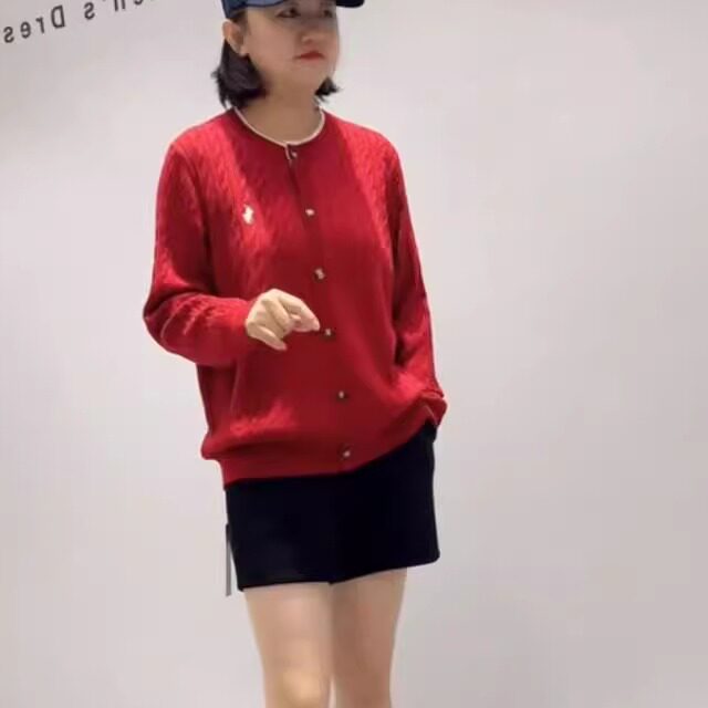 女权贵族2025秋款新款麻花针织系扣开衫外套T恤针织衫毛衣8180潮