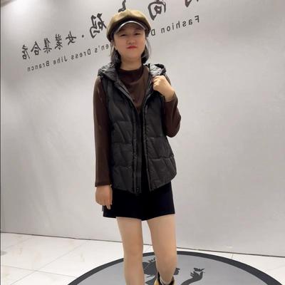 女权贵族2025年初冬显瘦收腰连帽羽绒马甲大码女装外套女马夹9001