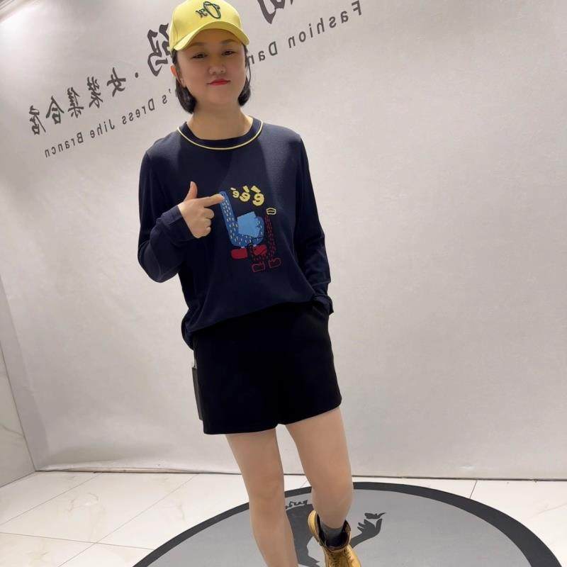 2026春装年货胖T恤针丝缘时尚潮上衣6276圆领曲珠衫大女装打底衫,女装/女士精品,大码内搭,淘宝优惠券,粉丝福利购,淘宝优惠卷