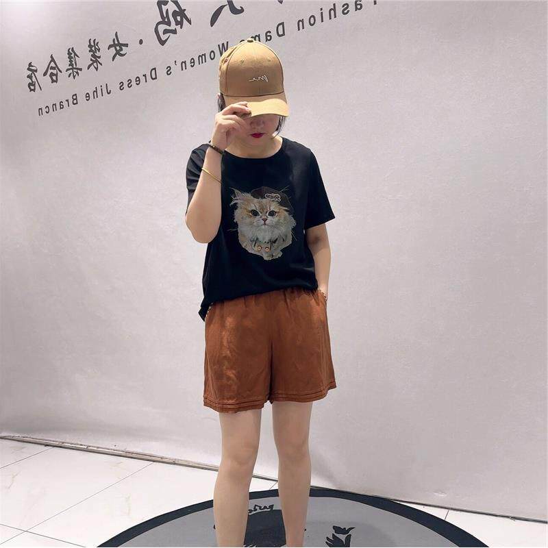 芮娜依莲2026夏装新款加肥加大上衣5228天丝棉猫咪200斤减龄衫