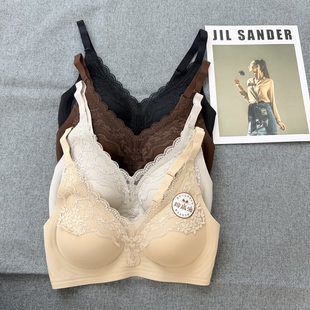 无痕隐形粉底液内衣女小胸聚拢无钢圈收副乳防下垂舒适文胸罩B52