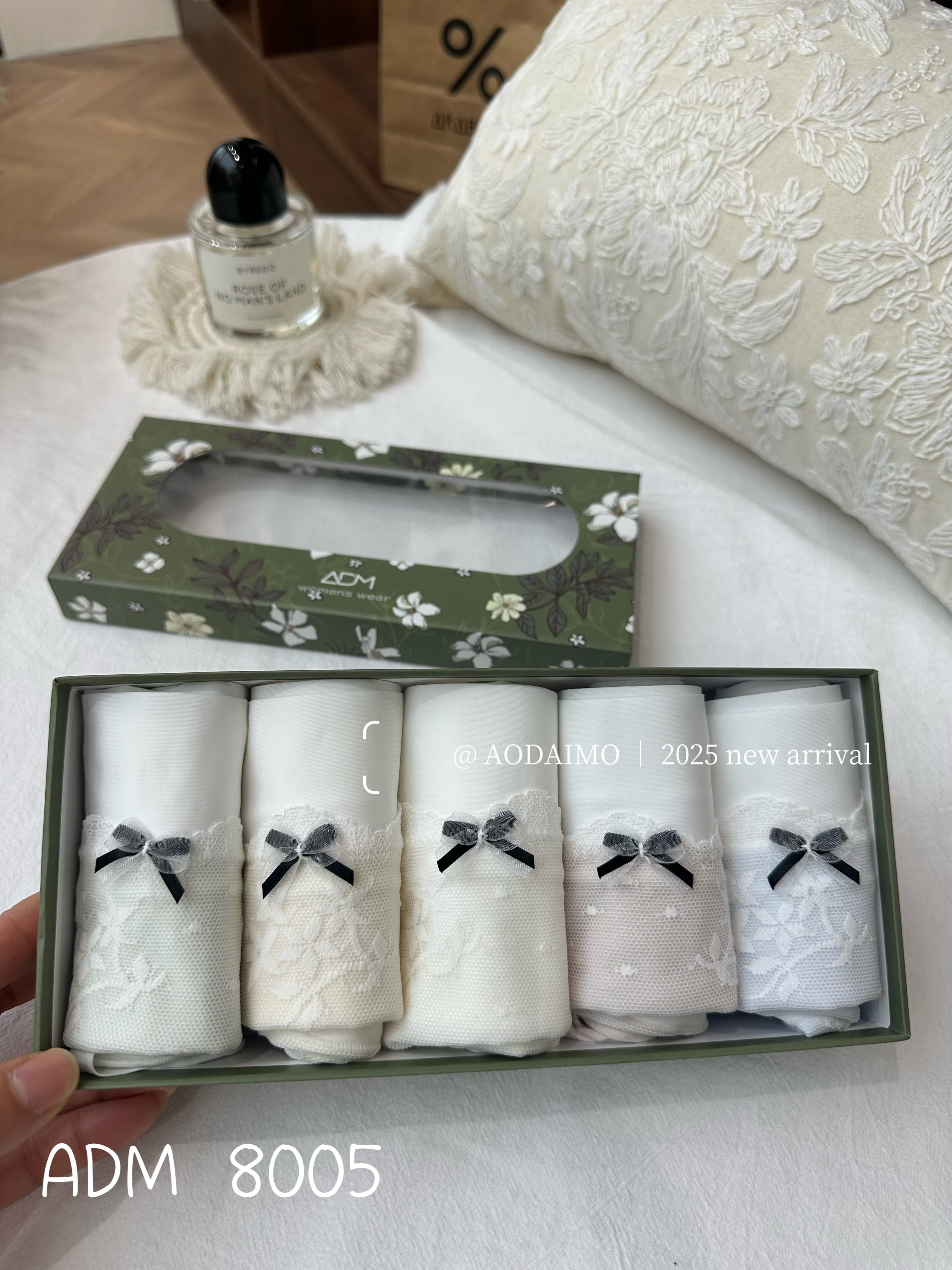 奥黛茉8005纯棉裸感提花拼接水溶蕾丝糖果色内裤女中腰舒适三角裤