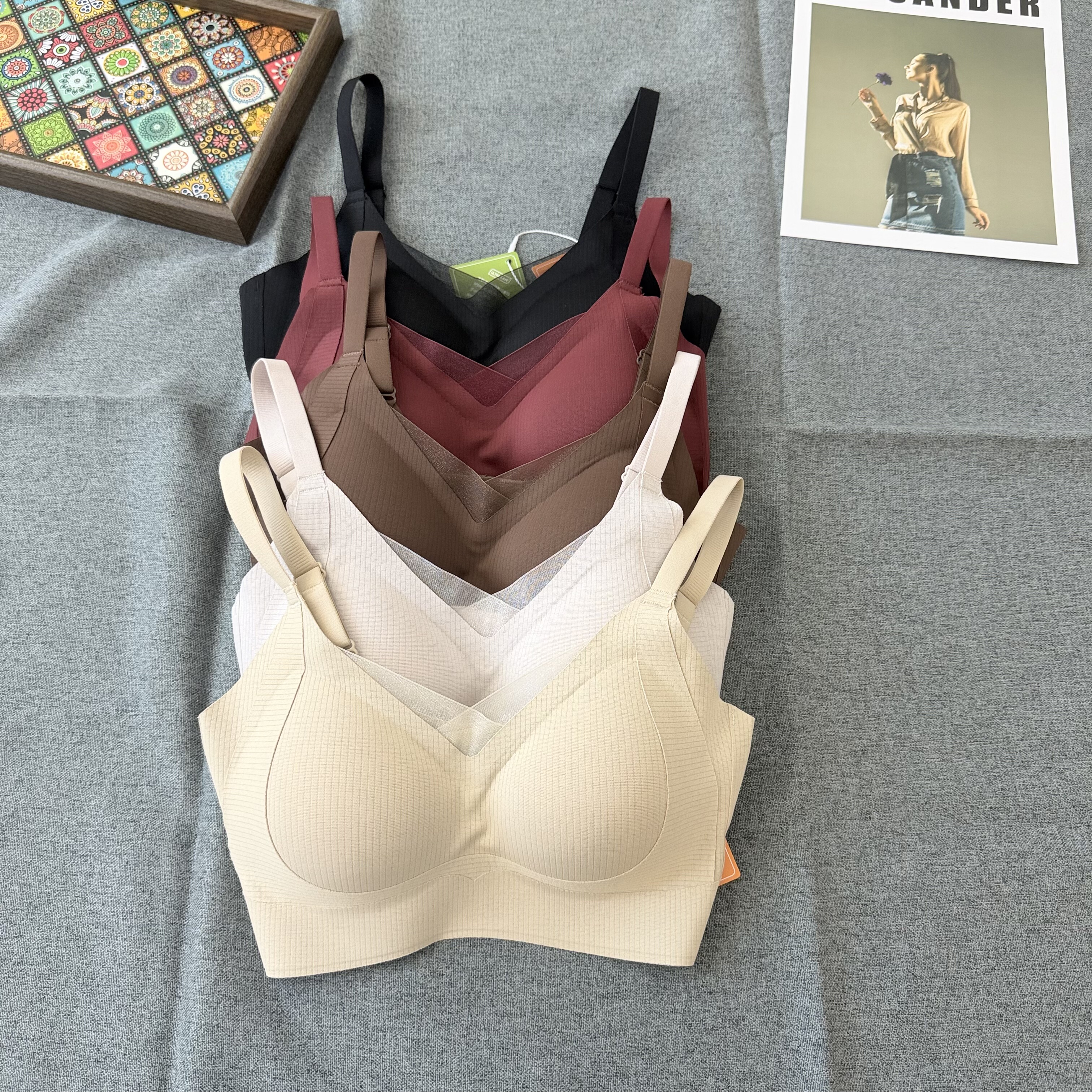 美月馨2603无痕无钢圈柔支撑内衣反重力提拉网纱聚拢文胸舒适透气