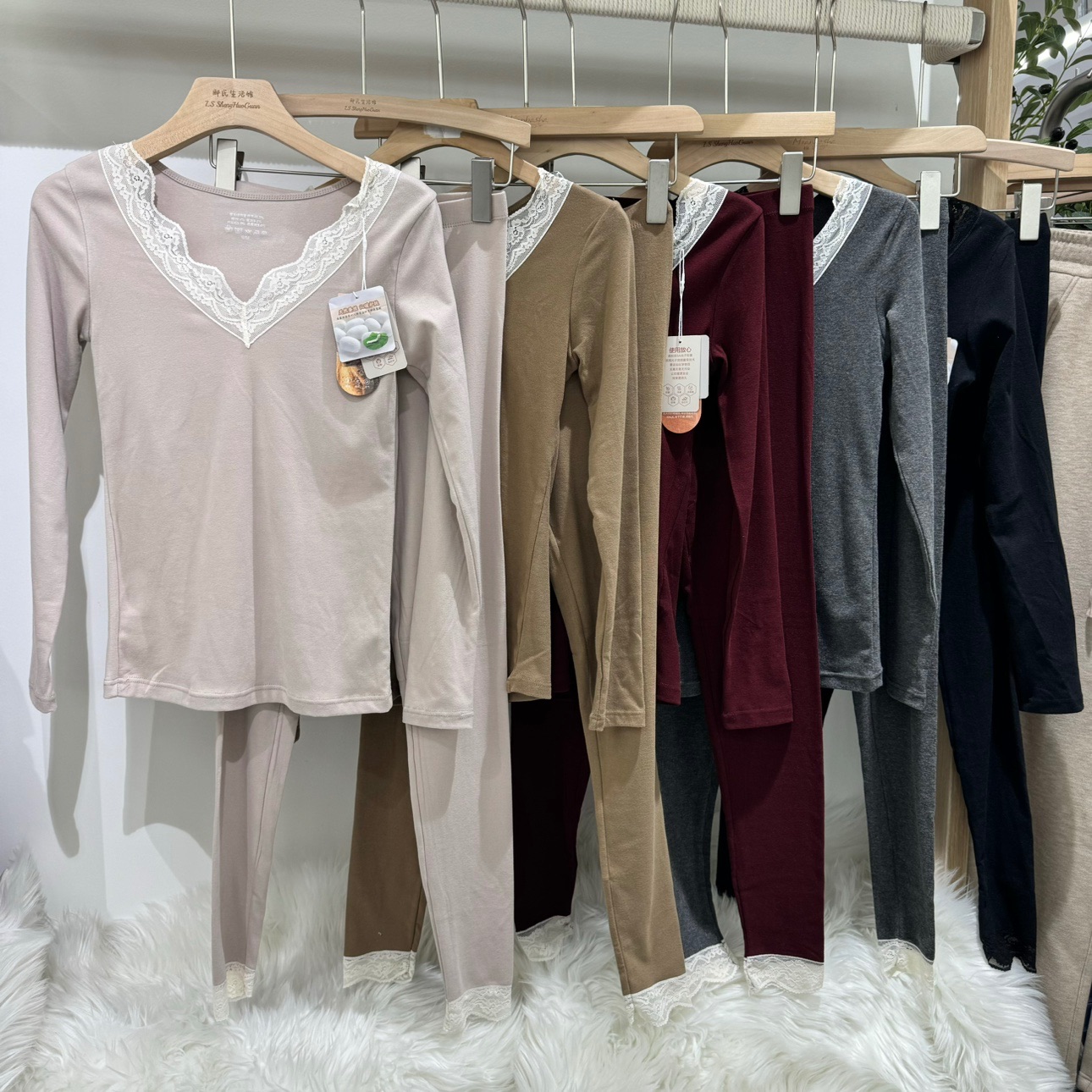 米娅林8130薄款蕾丝V领羊毛蚕丝保暖内衣修身打底套装秋衣秋裤女