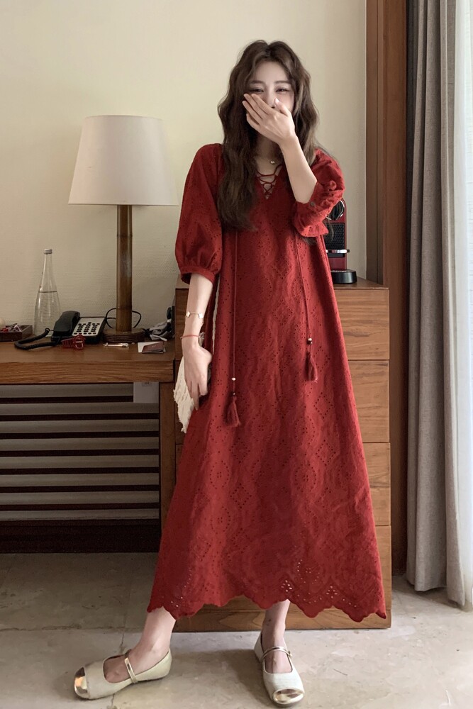 西域风情复古玫瑰红色刺绣连衣裙女春季2025新款宽松休闲中长款裙,女装连衣裙,2C176
