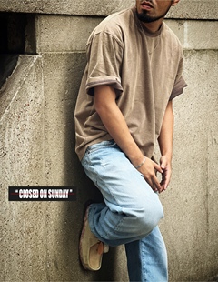 TEE 软糖 男士 宽松 关闭周日 短袖 GUMMY