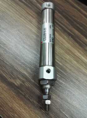 现货CDJ2B16X100迷你不锈钢气缸外圆形感应牙环磁性开关磁小钢带