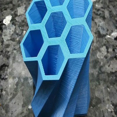 《蜂窝状笔筒》3D打印模型STL文件