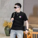黑色