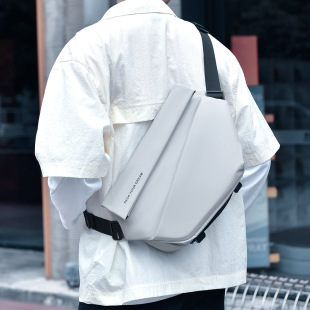 机能单肩包包男士斜挎通勤包日韩高级感邮差包潮运动工装骑行背包
