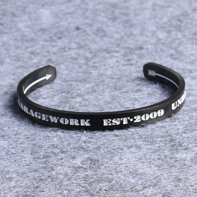 Korea's titanium-chained titanium deer with a bangles studen