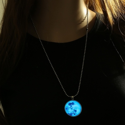 New Design Galaxy Universe Pendant Necklace Noctilucent Roun