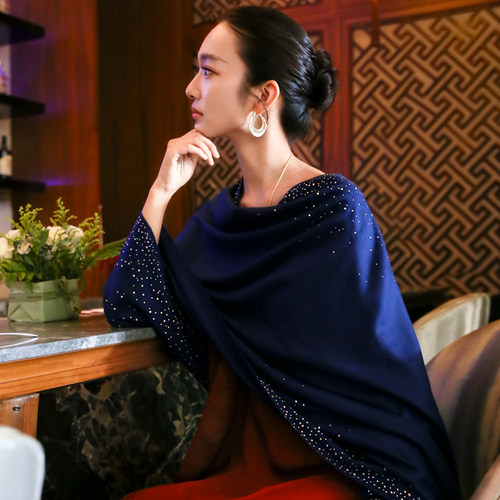 优雅时尚搭披肩女外大披肩高级感