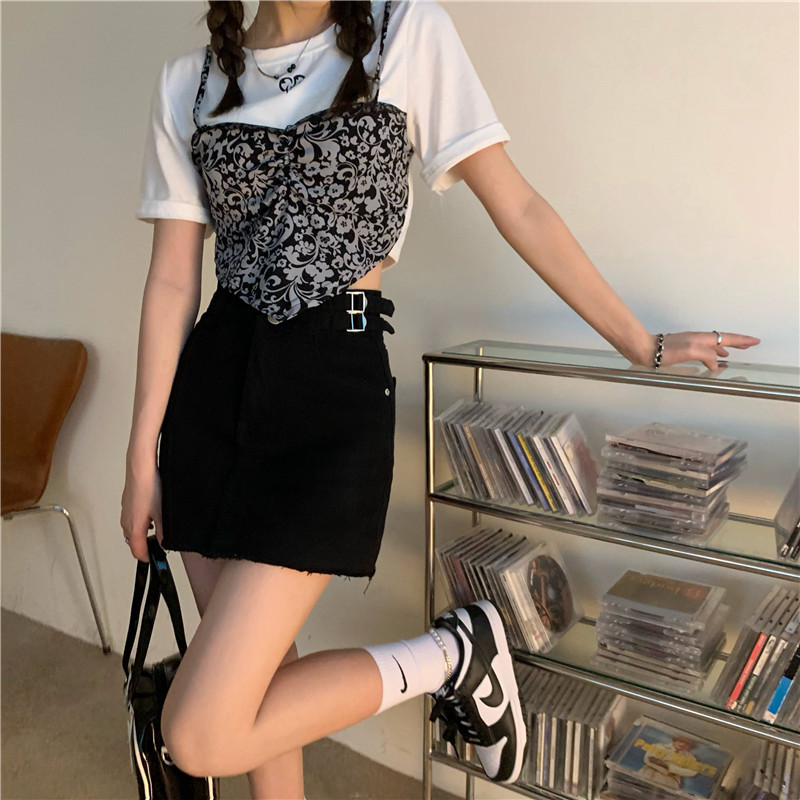 Real price ~ Korean high waist thin denim skirt + versatile color matching top