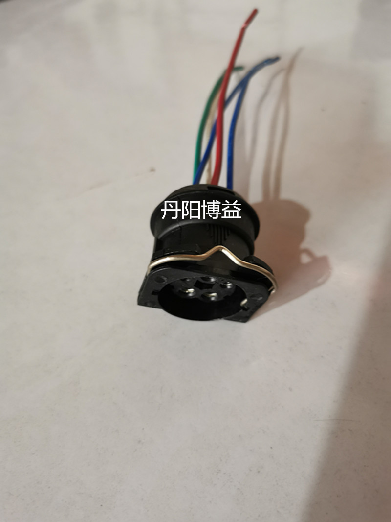 解放j6小j6l大灯插头