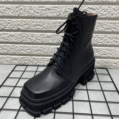 断码处理方头马丁靴女