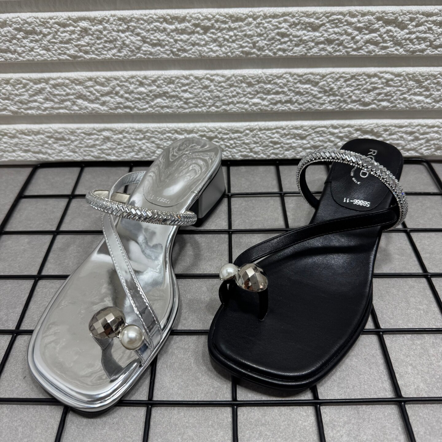 断码处理粗跟法式套趾凉拖鞋女夏季外穿配裙子绝美水钻度假沙滩鞋